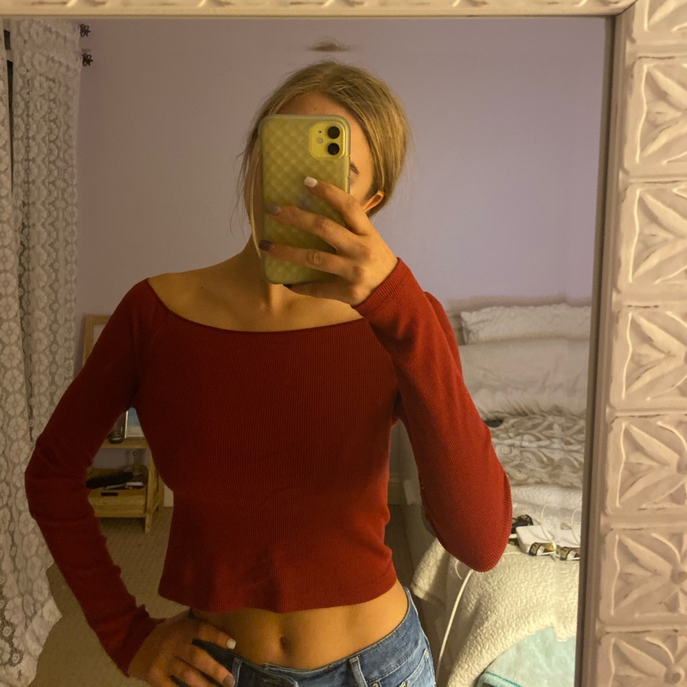 BRANDY MELVILLE TOP